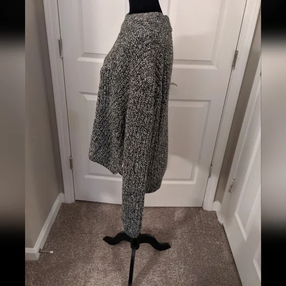 Karen Kane High Low Designed Black & White Tweed Sweater NWT MSRP $118 - Picture 3 of 7